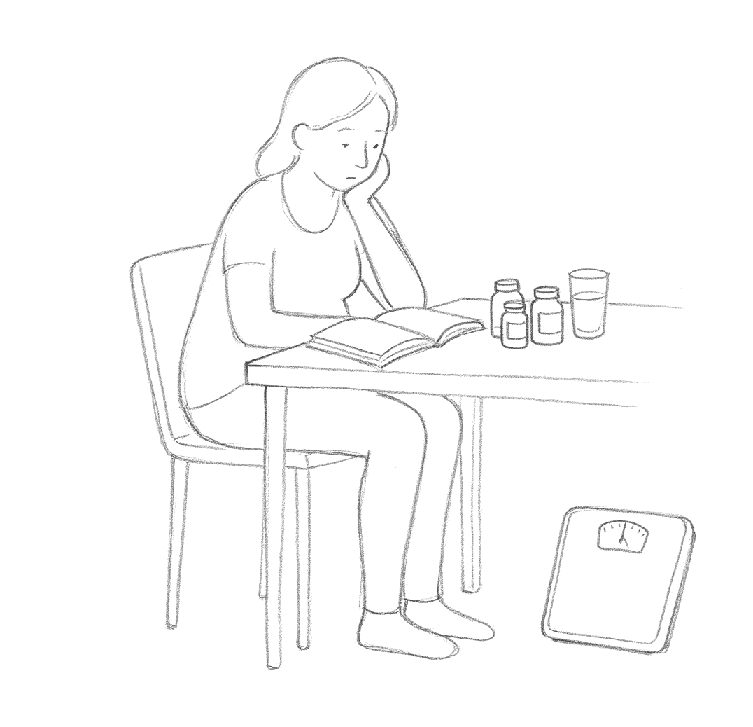 Gezeichnete Frau sitzt nachdenklich am Tisch mit Buch, Nahrungsergänzungsmitteln und einer Waage